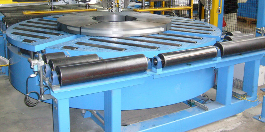 Zentriertisch, Rollgang, Rollentisch, Rollenförderer, Coilzentrierung, roller conveyor, coil zentrierung